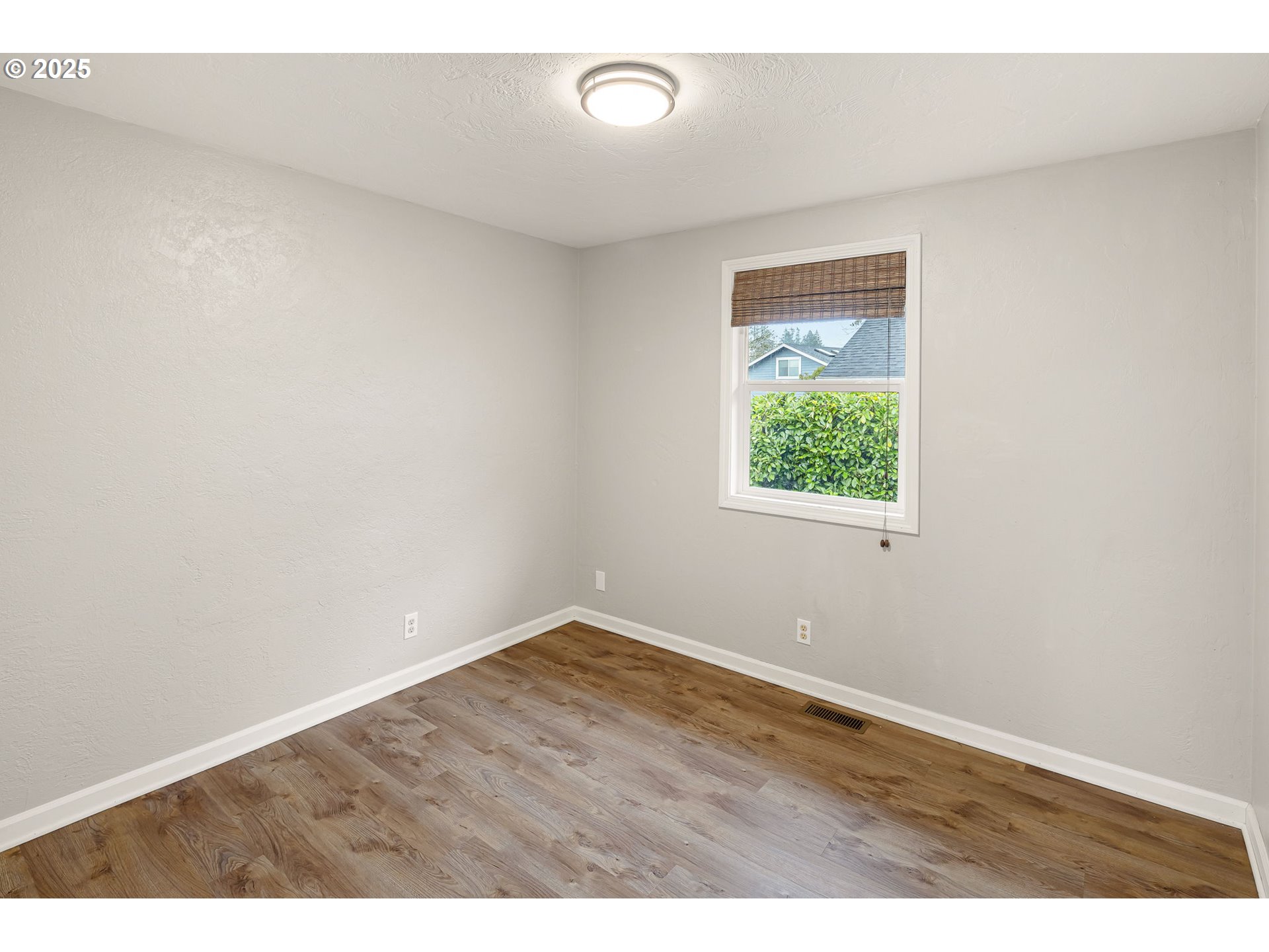 465 South 72nd Street Springfield, OR 97478 - Photo 23 of 47