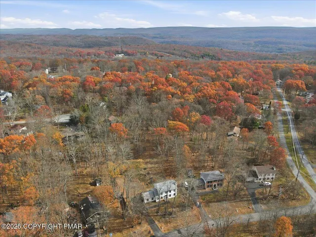 $379,000 | 2312 Cramer Court, Bushkill, PA 18324