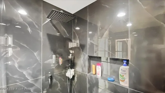 $379,000 | 2312 Cramer Court, Bushkill, PA 18324