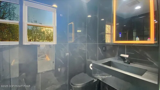 $379,000 | 2312 Cramer Court, Bushkill, PA 18324