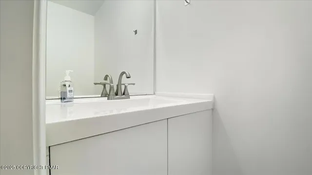 $379,000 | 2312 Cramer Court, Bushkill, PA 18324