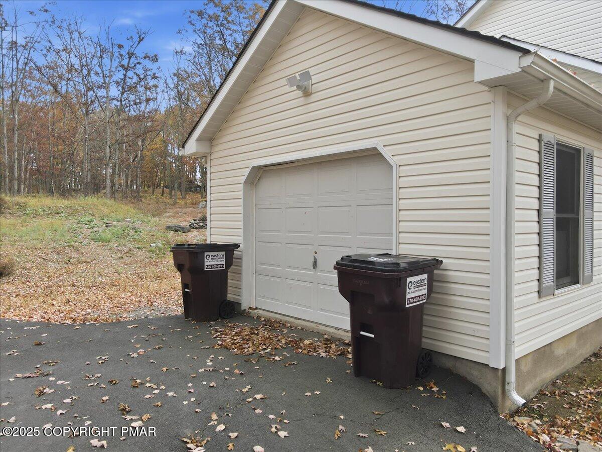 2312 Cramer Court Bushkill, PA 18324 - Photo 73 of 107 073-135_Photo Oct 29 2025, 12 10 58 PM