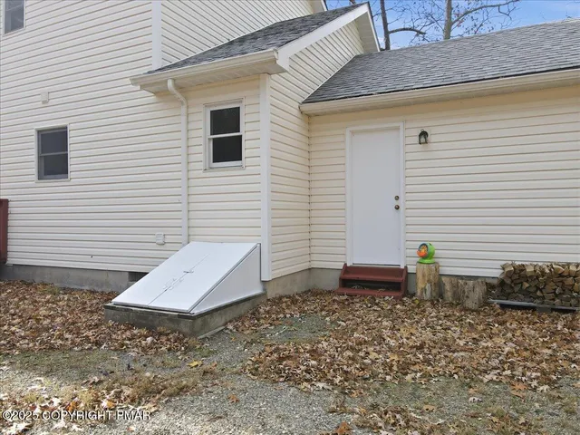 $379,000 | 2312 Cramer Court, Bushkill, PA 18324