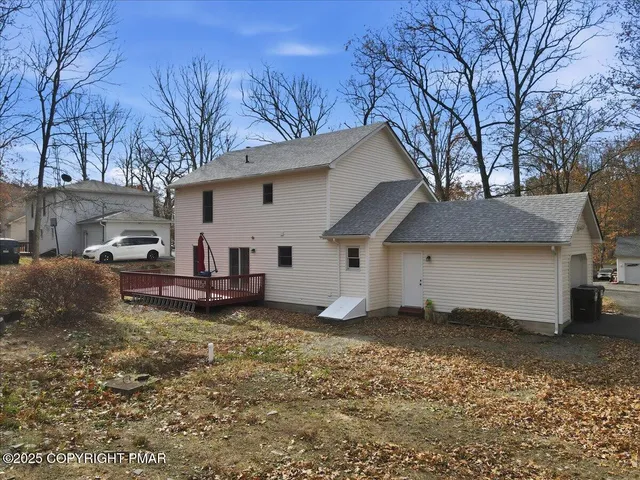 $379,000 | 2312 Cramer Court, Bushkill, PA 18324