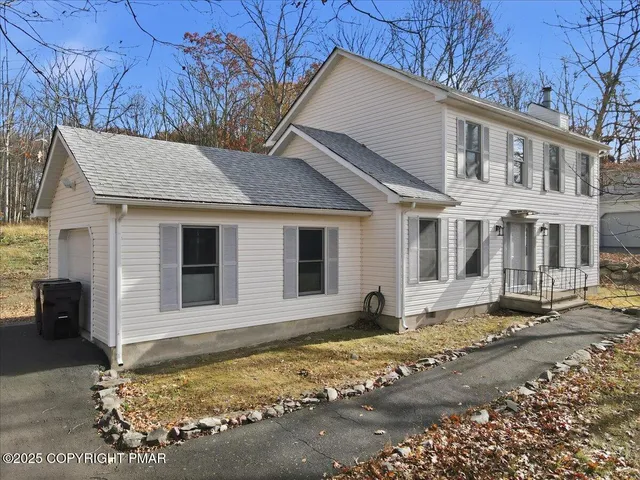 $379,000 | 2312 Cramer Court, Bushkill, PA 18324