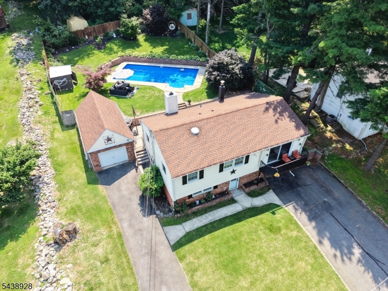 47 Summit Road Hamburg, NJ 07419 - Photo 1 of 45