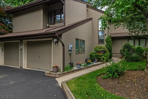 $785,000 | 35 Indian Run, Watchung, NJ 07069