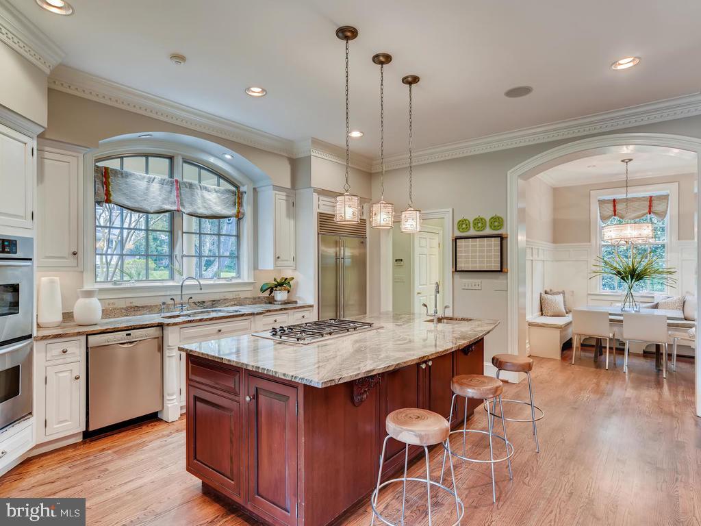 1717 Thornton Ridge Road Towson, MD 21204 - Photo 11 of 49 Kitchen opens to breakfast room