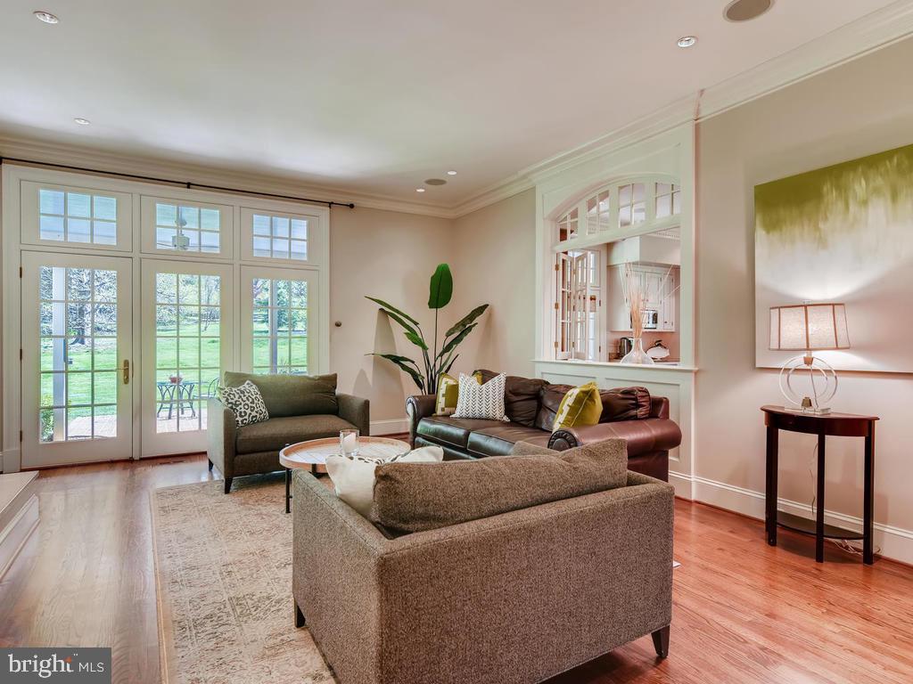 1717 Thornton Ridge Road Towson, MD 21204 - Photo 13 of 49 Family room opens to covered terrace