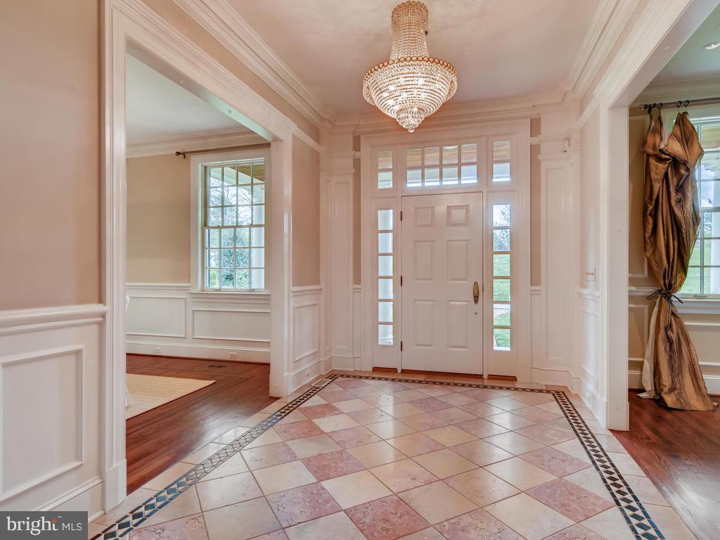 1717 Thornton Ridge Road Towson, MD 21204 - Photo 4 of 49 Foyer - tumbled marble tile floor