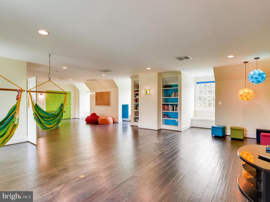1717 Thornton Ridge Road Towson, MD 21204 - Photo 34 of 49 Studio/fitness/recreation room