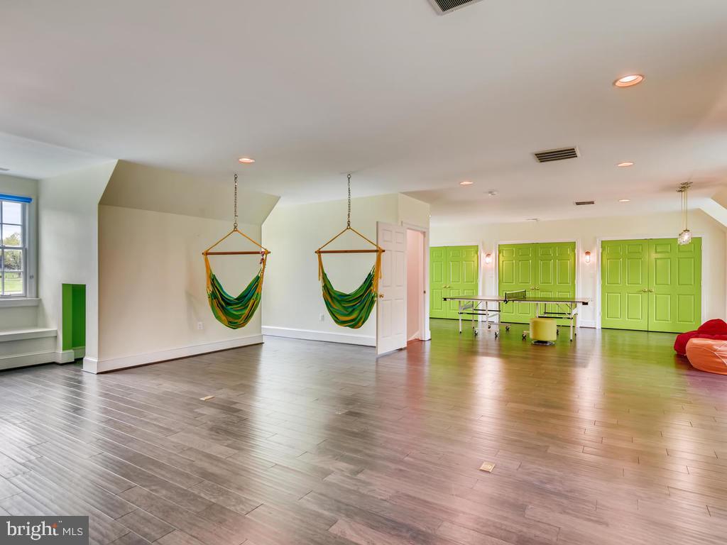 1717 Thornton Ridge Road Towson, MD 21204 - Photo 35 of 49 Studio/fitness/recreation room