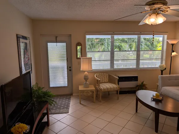 $1,400 | 436 Markham R, Unit 436, Deerfield Beach, FL 33442