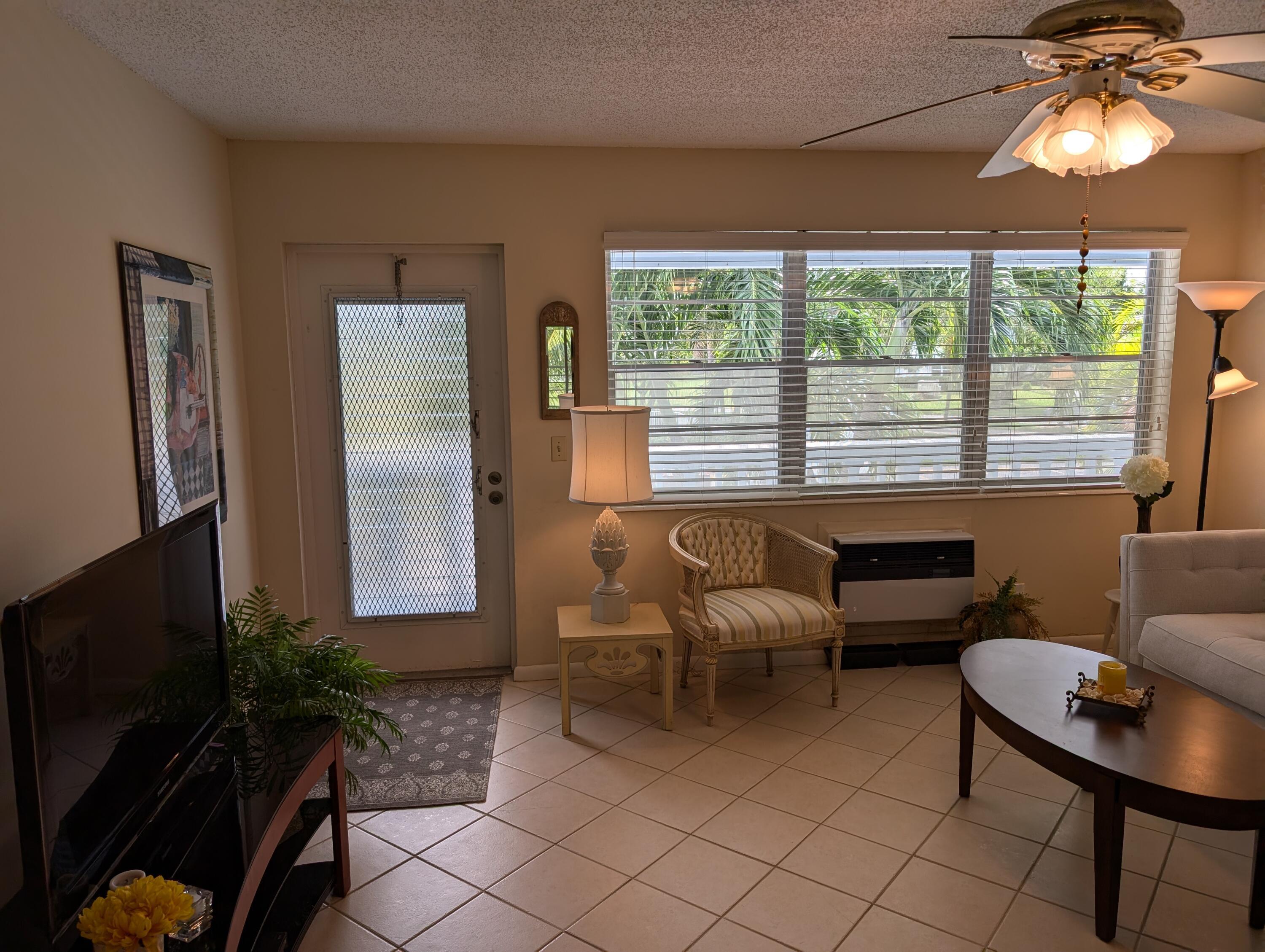 436 Markham R, Unit 436 Deerfield Beach, FL 33442 - Photo 3 of 17 PXL_20241017_180149347