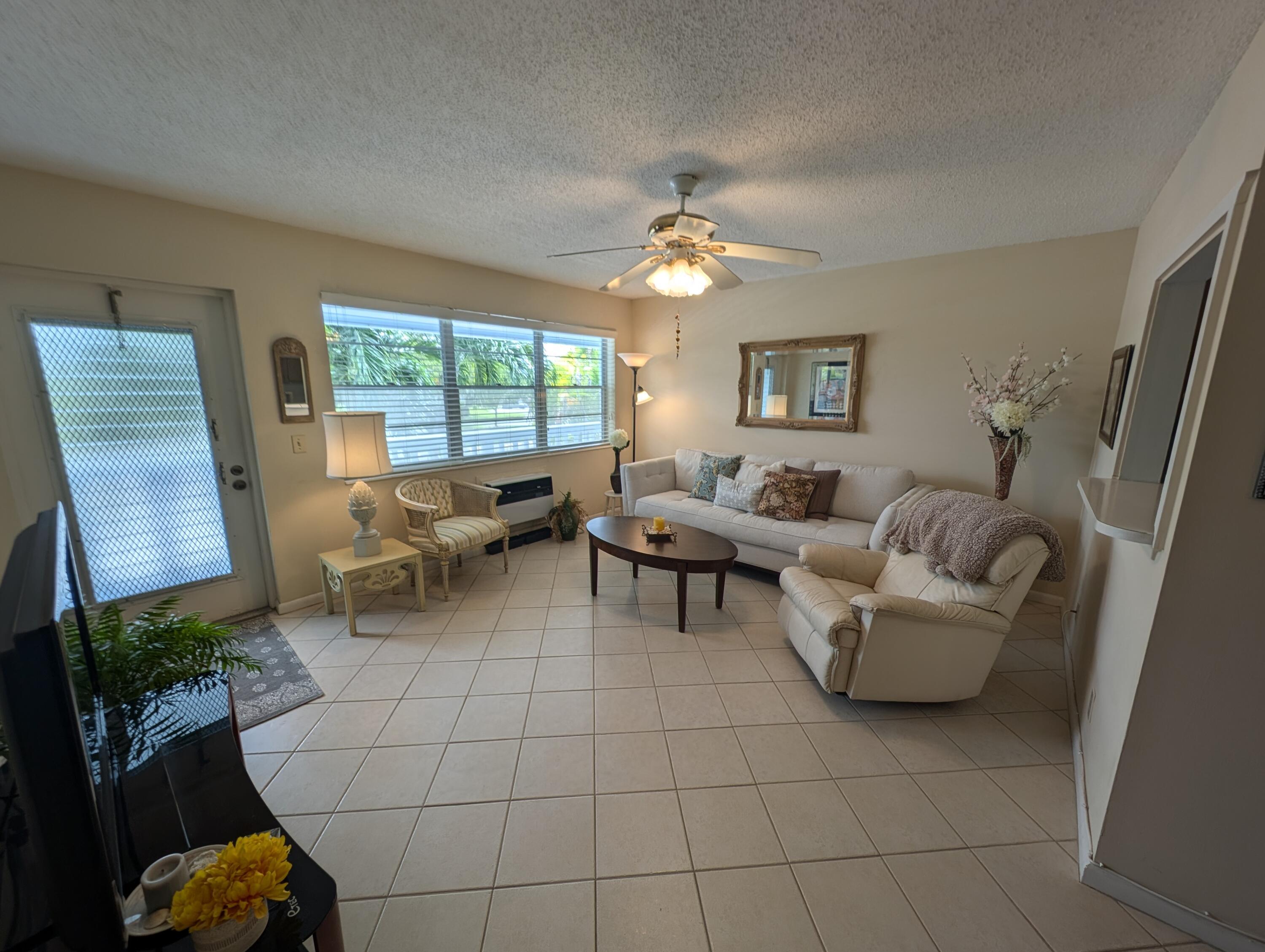 436 Markham R, Unit 436 Deerfield Beach, FL 33442 - Photo 4 of 17 PXL_20241017_180209475