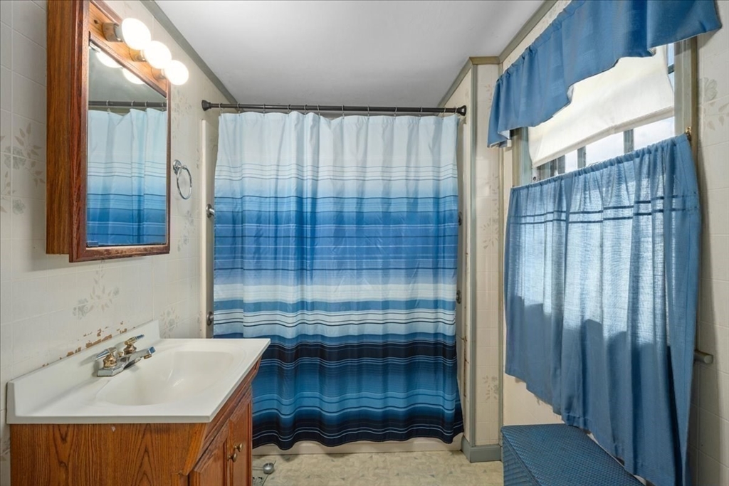 23 Millbury Road Oxford, MA 01540 - Photo 27 of 42 Gallery Image 27