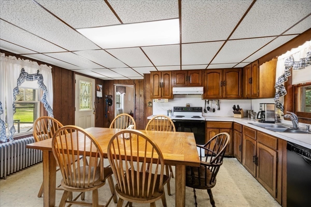 23 Millbury Road Oxford, MA 01540 - Photo 9 of 42 Gallery Image 9