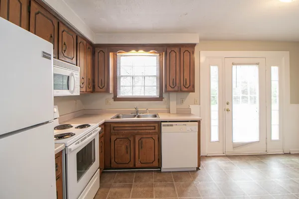 $830 | 812 Golf View Place, Unit C, Clarksville, TN 37043