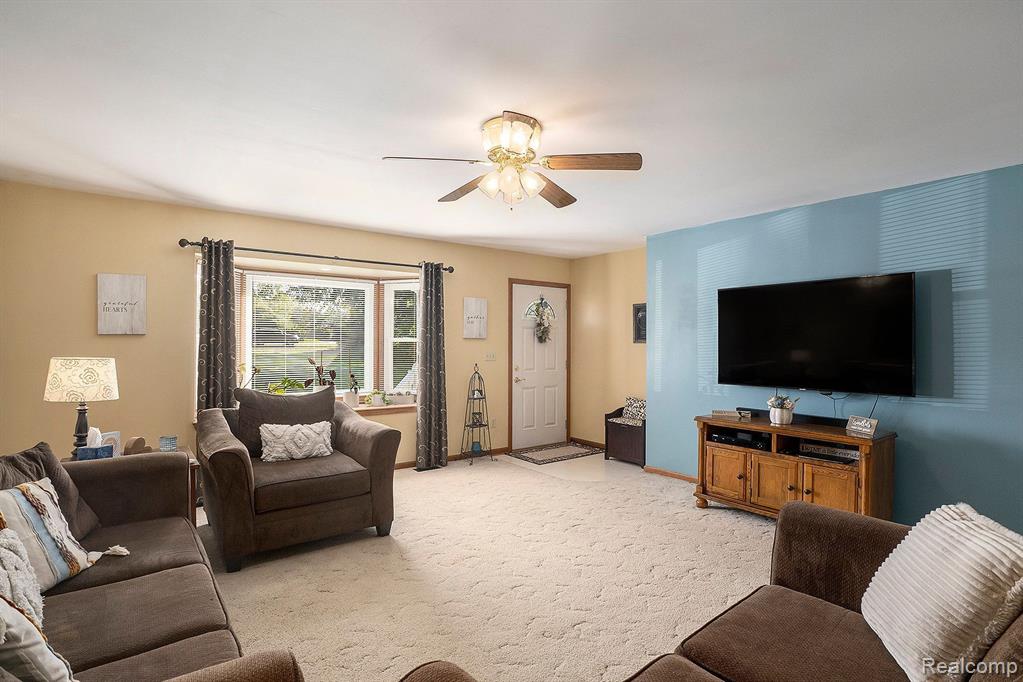 3269 North Henderson Road Davison, MI 48423 - Photo 2 of 36