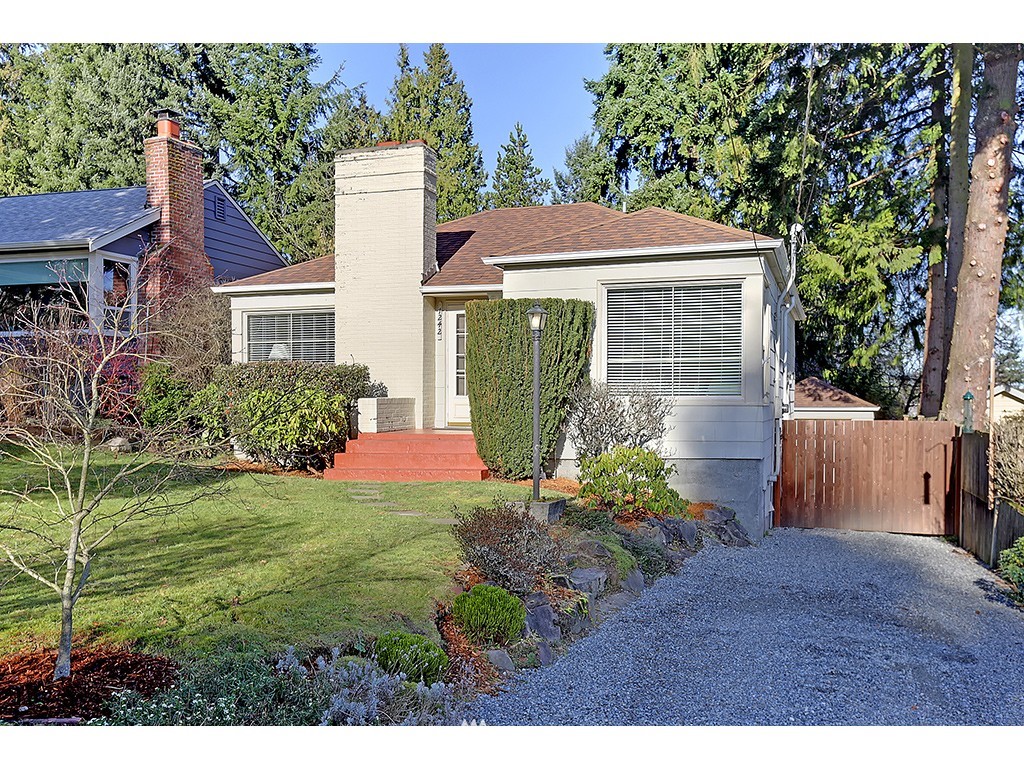 1242 Northeast 94th Street Seattle, WA 98115 - Photo 12 of 21