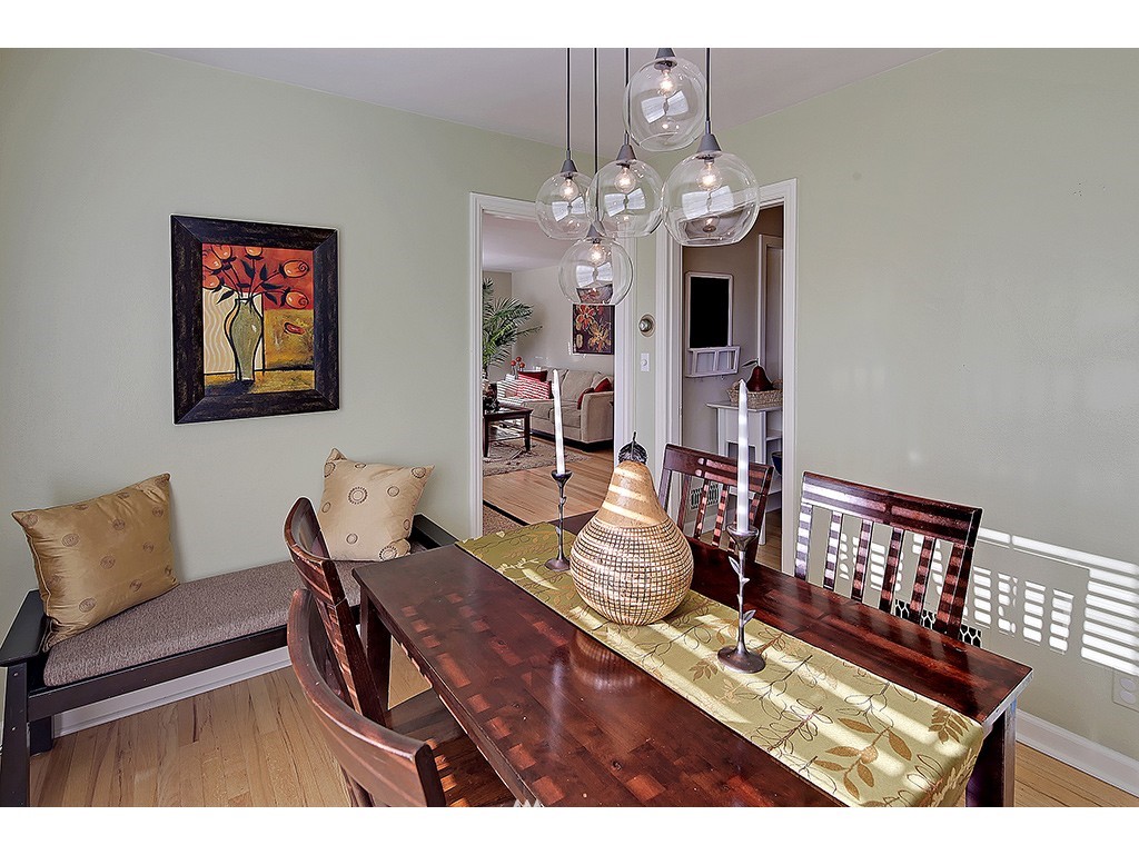 1242 Northeast 94th Street Seattle, WA 98115 - Photo 4 of 21