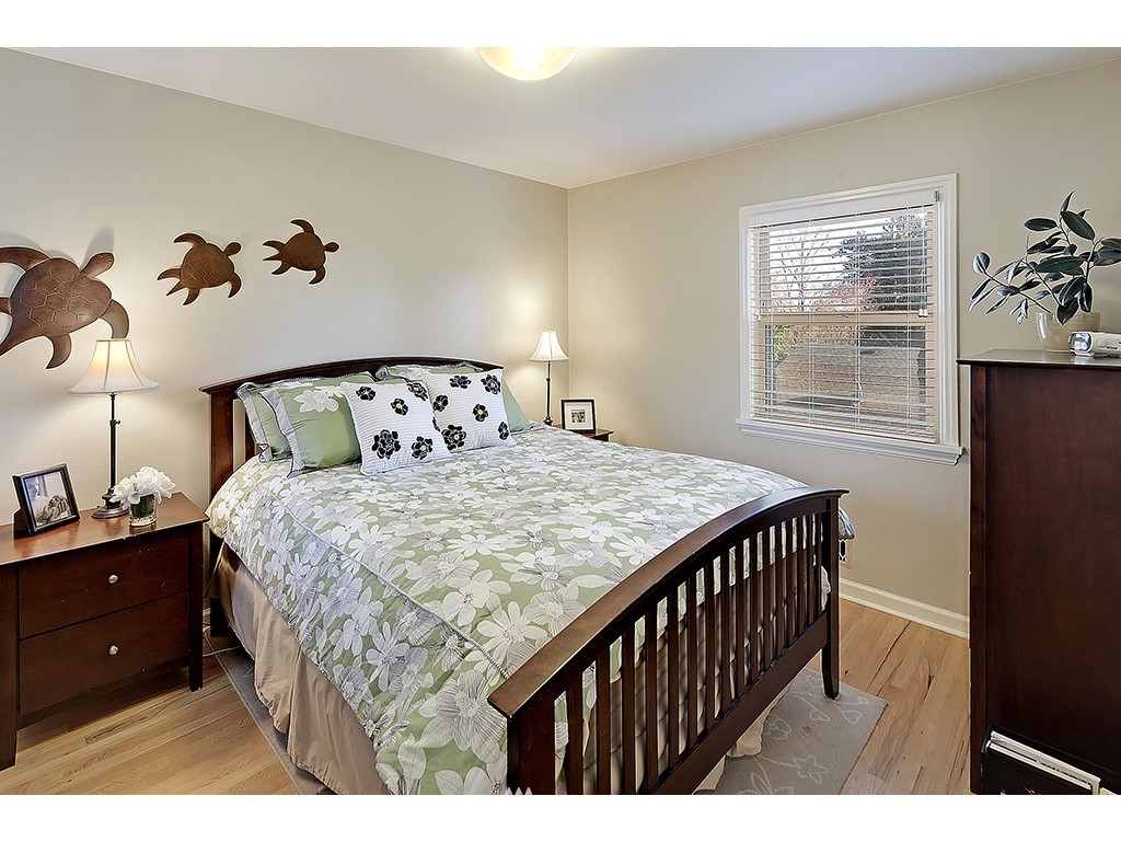 1242 Northeast 94th Street Seattle, WA 98115 - Photo 10 of 21