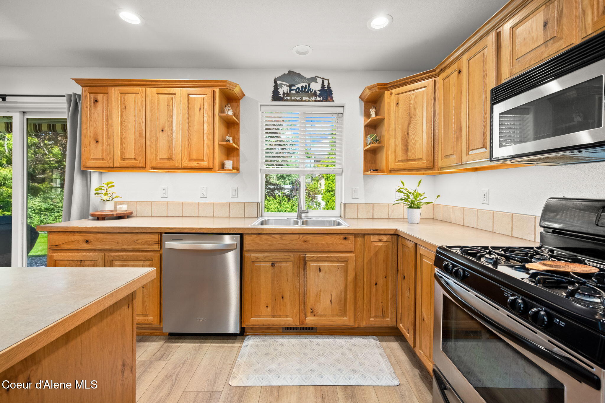 11393 North Rocking R Road Hayden, ID 83835 - Photo 15 of 35 Kitchen