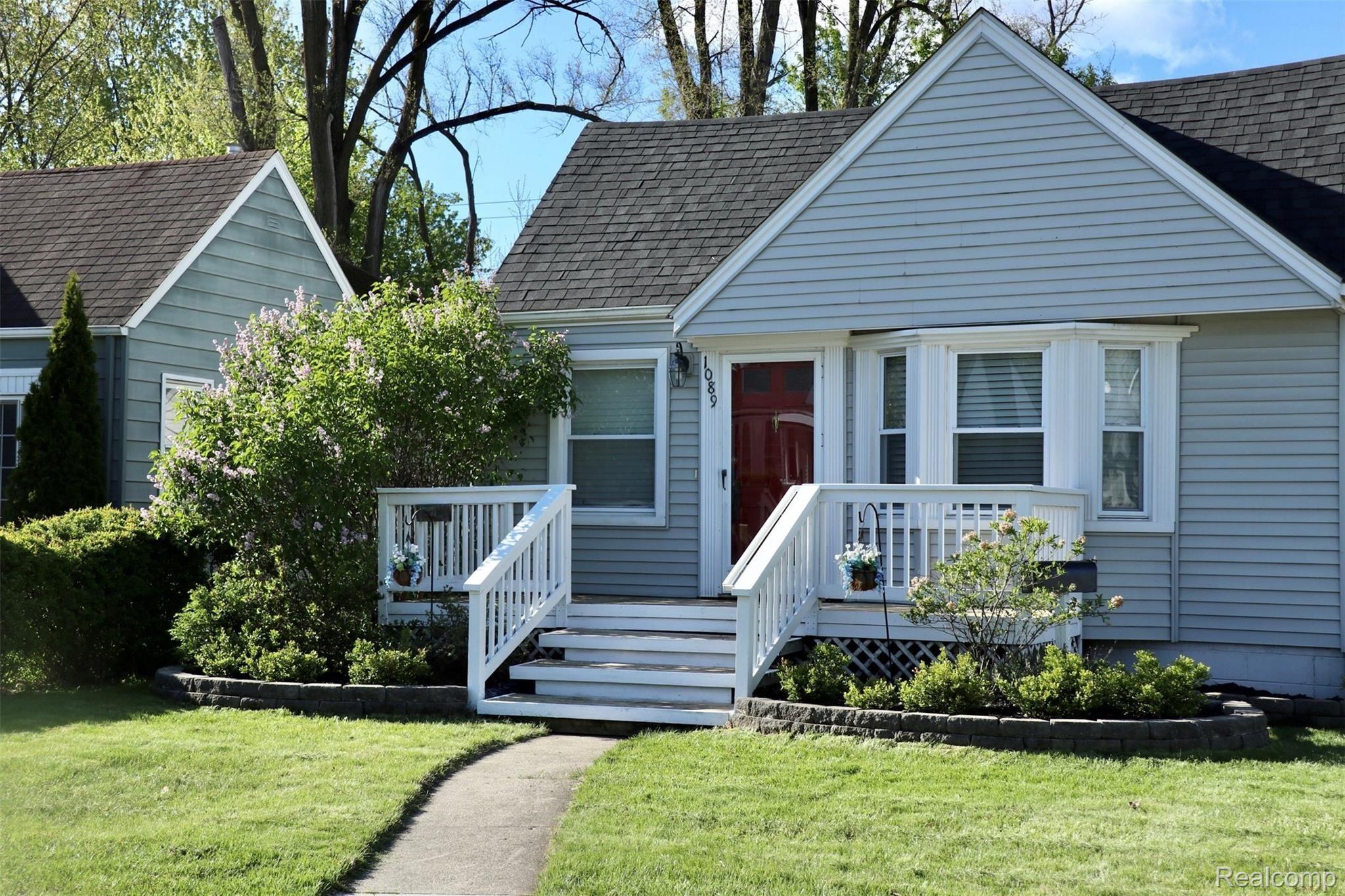 1089 Harvard Road Berkley, MI 48072 - Photo 1 of 18 Front Entrance Spring.jpg