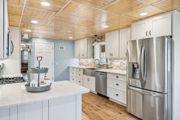 $899,900 | 635 Cane Creek Road, Hohenwald, TN 38462