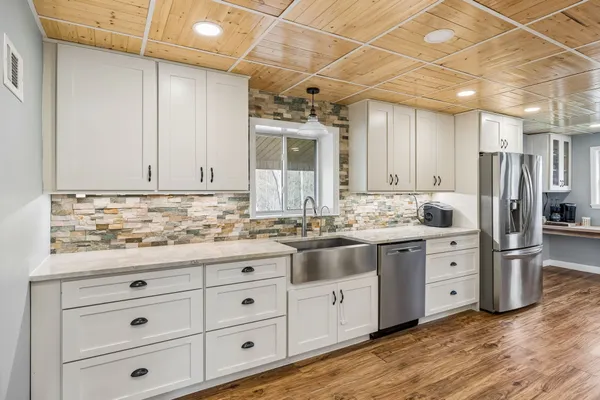 $899,900 | 635 Cane Creek Road, Hohenwald, TN 38462