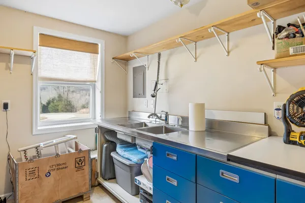 $899,900 | 635 Cane Creek Road, Hohenwald, TN 38462