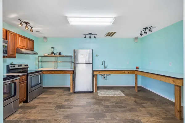 $899,900 | 635 Cane Creek Road, Hohenwald, TN 38462