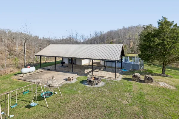 $899,900 | 635 Cane Creek Road, Hohenwald, TN 38462