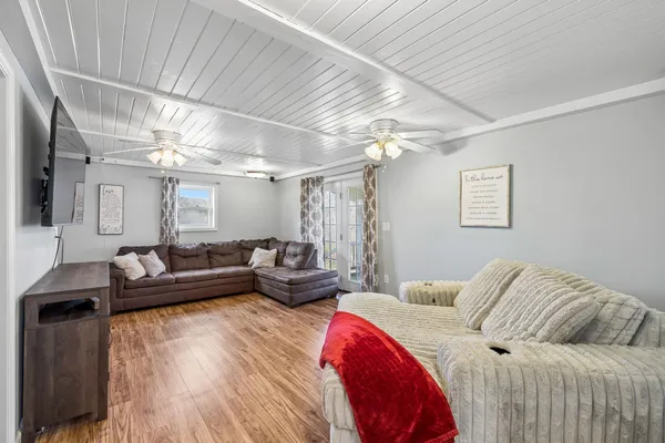 $899,900 | 635 Cane Creek Road, Hohenwald, TN 38462