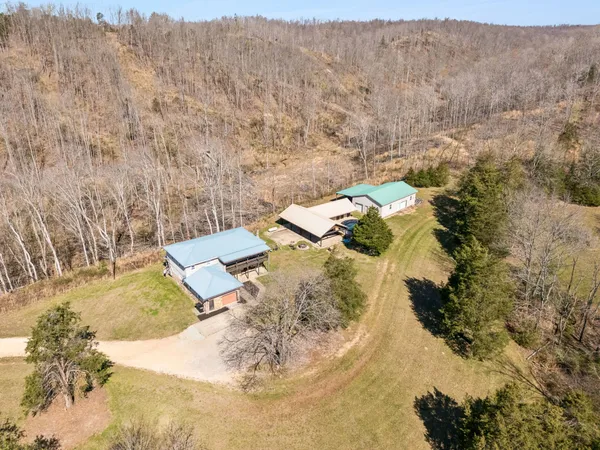 $899,900 | 635 Cane Creek Road, Hohenwald, TN 38462