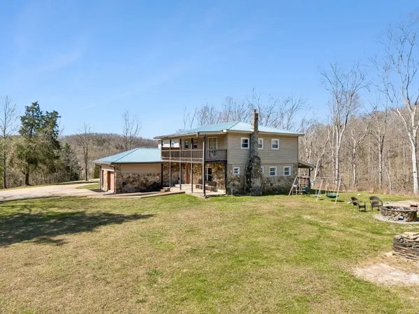 $899,900 | 635 Cane Creek Road, Hohenwald, TN 38462