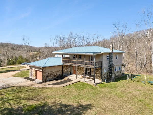 $899,900 | 635 Cane Creek Road, Hohenwald, TN 38462