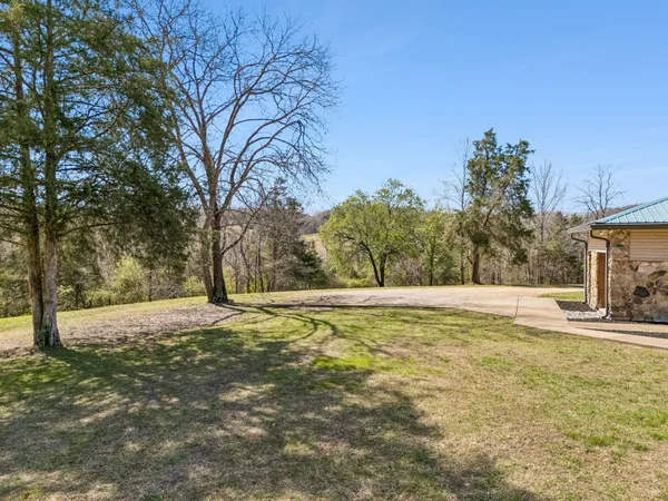 $899,900 | 635 Cane Creek Road, Hohenwald, TN 38462