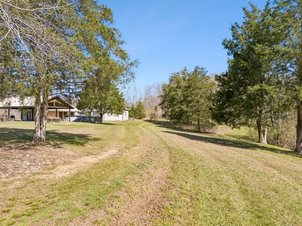 $899,900 | 635 Cane Creek Road, Hohenwald, TN 38462