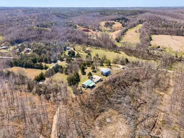 $899,900 | 635 Cane Creek Road, Hohenwald, TN 38462