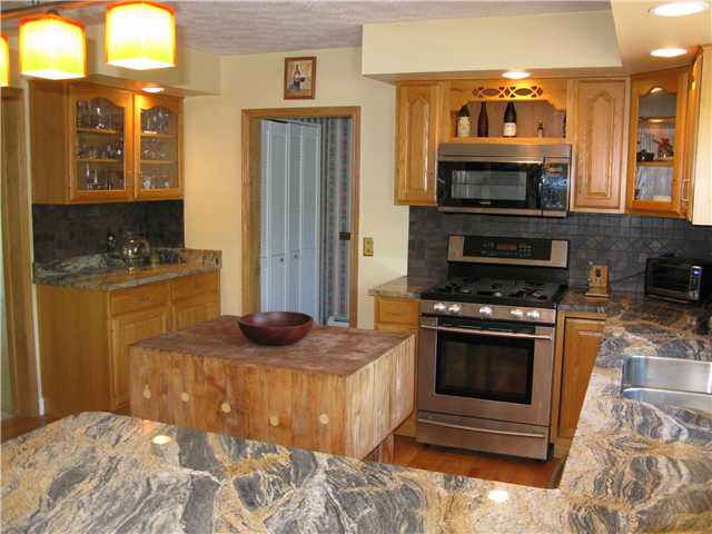 6126 Rossier Road Canandaigua Town, NY 14424 - Photo 6 of 13 Kitchen