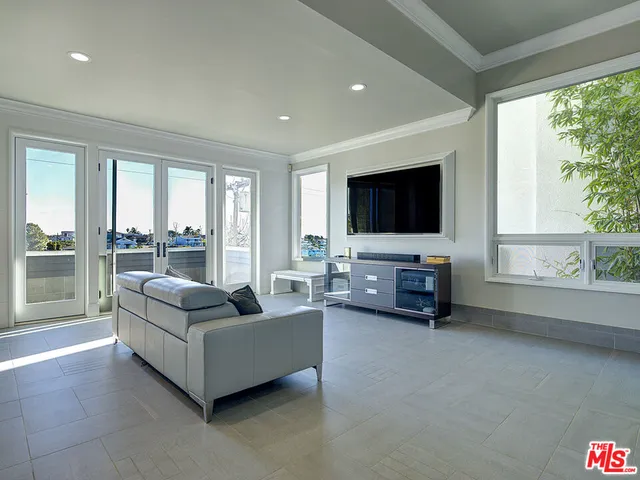 $22,000 | 7800 Veragua Drive, Unit 1, Playa del Rey, CA 90293