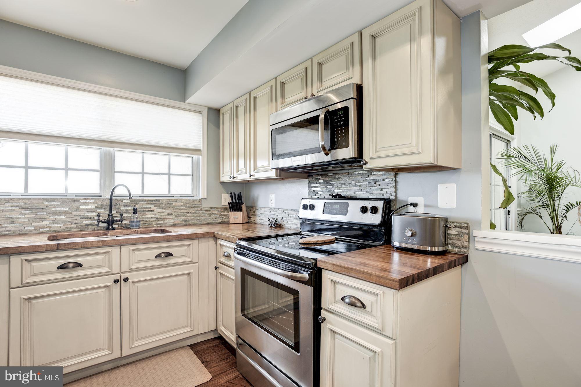 124 Fort Evans Road Southeast, Unit E Leesburg, VA 20175 - Photo 12 of 29 So many upgrades!