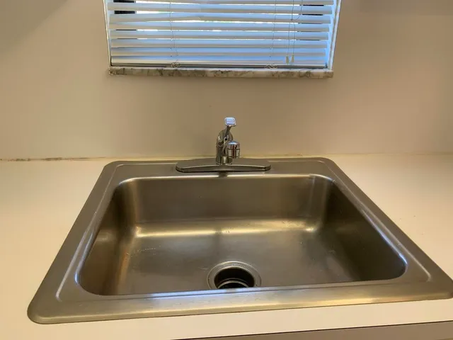 a view of a back yard