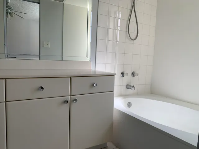 $2,450 | 9370 Southwest 8th Street, Unit 202, Boca Raton, FL 33428