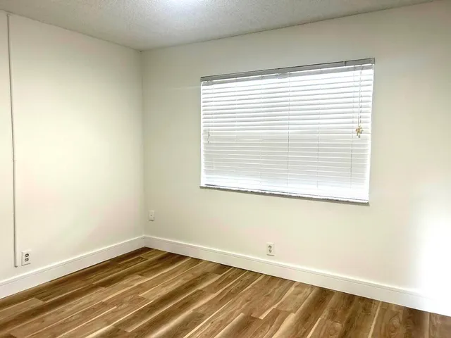 $2,450 | 9370 Southwest 8th Street, Unit 202, Boca Raton, FL 33428