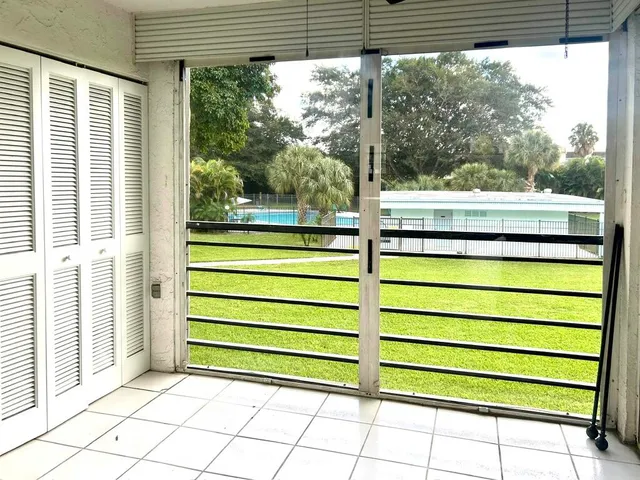 $2,450 | 9370 Southwest 8th Street, Unit 202, Boca Raton, FL 33428