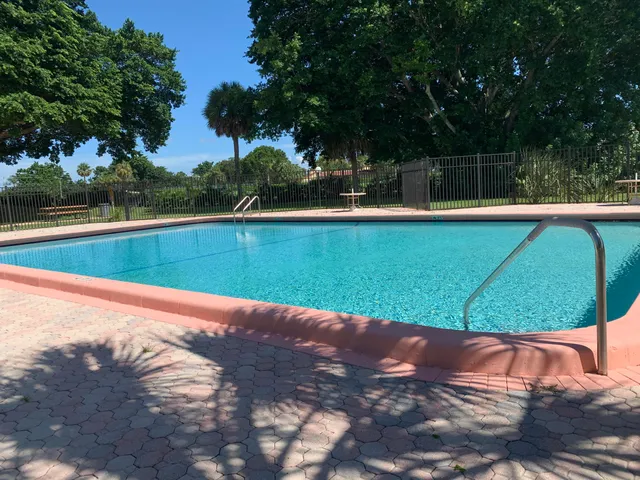 $2,450 | 9370 Southwest 8th Street, Unit 202, Boca Raton, FL 33428