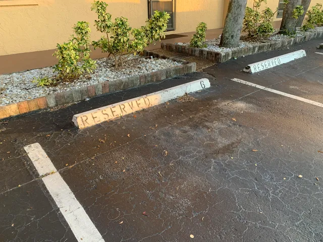 $2,450 | 9370 Southwest 8th Street, Unit 202, Boca Raton, FL 33428