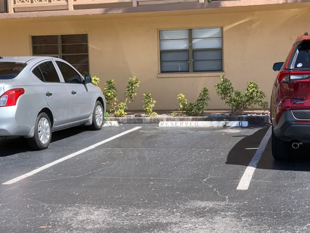 $2,450 | 9370 Southwest 8th Street, Unit 202, Boca Raton, FL 33428